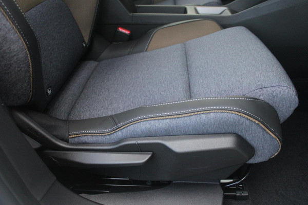 Renault 5 COMFORT RANGE TECHNO 150PK 52 kWh *NIEUWE AUTO!* | PACK WINTER TECHNO: (ELEKTRISCH VERWARMBARE VOORSTOELEN, ELEKTRISCH VERWARMBAAR STUURWIEL, BESTUUDERSSTOEL MET ELEKTRSCH VERSTELBARE LENDESTEUN, IN HOOGTE VERSTELBARE PASSAGIERSSTOEL) | LICHTMETALEN VELGEN 18" | ADAPTIVE CRUISE CONTROL | FULL LED KOPLAMPEN MET FRANSE VLAG | ELEKTRTISCH INKLABARE EN VERWARMBARE BUITENSPIEGELS | ACHTERUITRIJ CAMERA | SFEER VERLICHTING | GOOGLE MAPS NAVIGATIE | DRAADLOZE TELEFOONLADER | PRIVACY GLASS | 100KW SNELLAAD FUNCTIE | DRAADLOZE APPLE CARPLAY/ANDROID AUTO | DAB+ RADIO | SFEER VERL