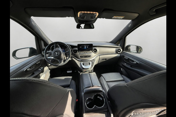 Mercedes-Benz V-Klasse 300d L2 AMG Edition 360 Camera, Cruise, Carplay, Stoelverkoeling, Burmester, Stoelverwarming, Trekhaak, 240pk, Automaat, Leder, Uniek!