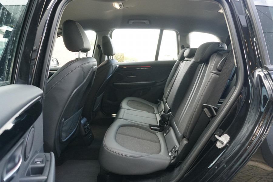 BMW 2 Serie Gran Tourer 218i 7p. Executive Edition + CAMERA / SPORTSTOELEN / LED / HEAD-UP
