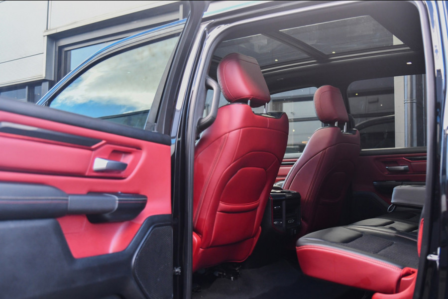 Dodge Ram 1500 5.7 V8 4x4 Crew Cab REBEL, BTW, Panorama, Full!