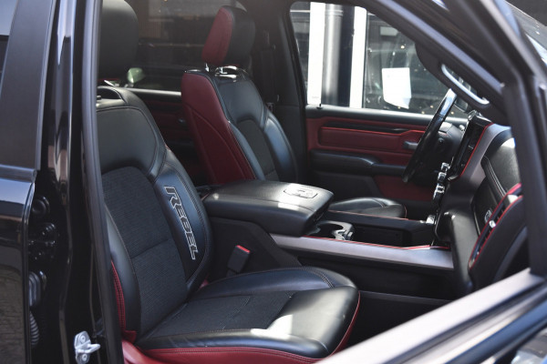 Dodge Ram 1500 5.7 V8 4x4 Crew Cab REBEL, BTW, Panorama, Full!