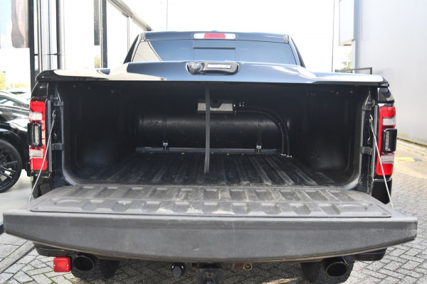 Dodge Ram 1500 5.7 V8 4x4 Crew Cab REBEL, BTW, Panorama, Full!
