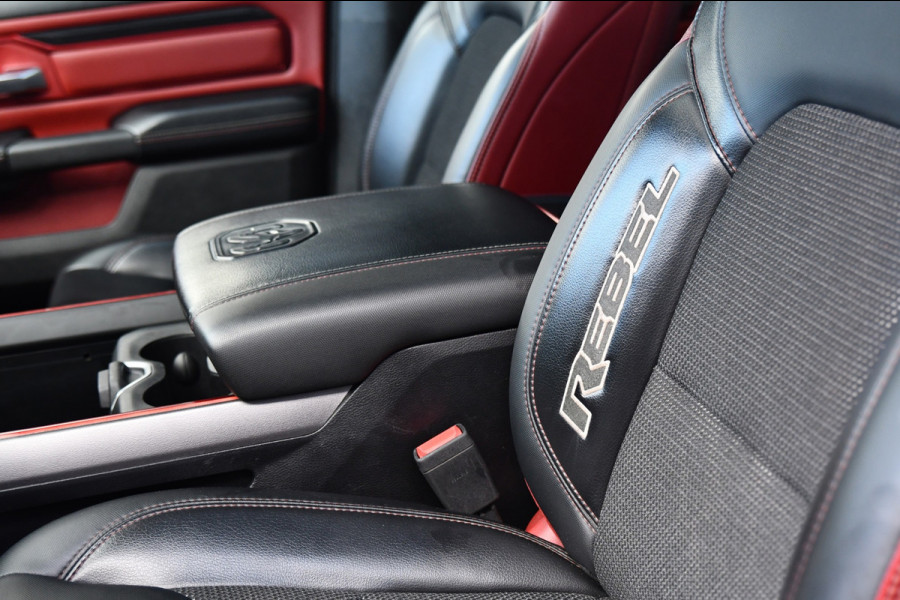Dodge Ram 1500 5.7 V8 4x4 Crew Cab REBEL, BTW, Panorama, Full!