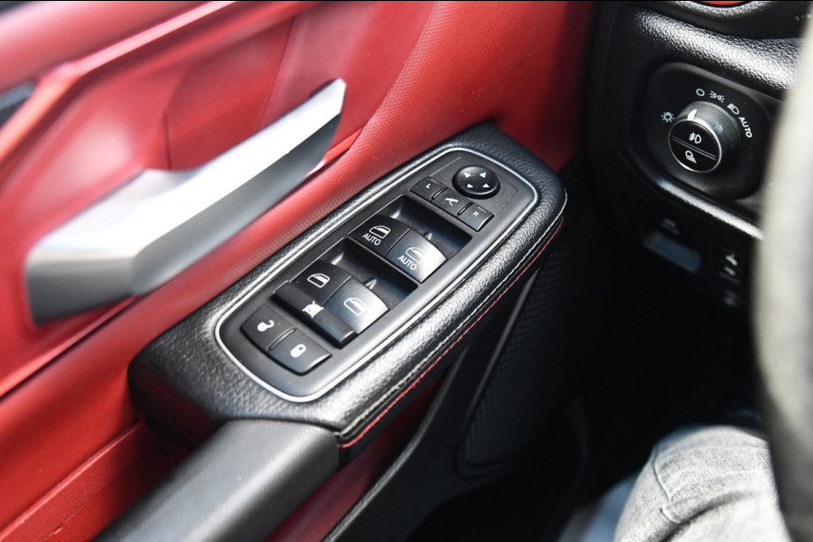 Dodge Ram 1500 5.7 V8 4x4 Crew Cab REBEL, BTW, Panorama, Full!