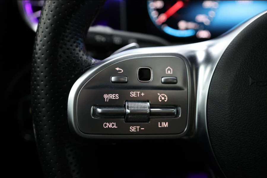 Mercedes-Benz A-Klasse 200 AMG Line LED/VIRTUAL/SFEER/PANORAMADAK/LEER+S.VERWARMING+MEMORY/360/LINE/ACC/ECC/12 MDN GARANTIE!