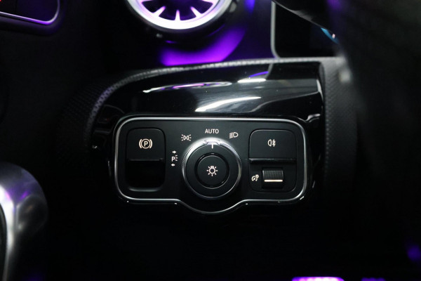 Mercedes-Benz A-Klasse 200 AMG Line LED/VIRTUAL/SFEER/PANORAMADAK/LEER+S.VERWARMING+MEMORY/360/LINE/ACC/ECC/12 MDN GARANTIE!