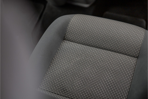 Volkswagen Transporter 2.0 TDI L2H1 Bulli DC | Virtual | Discover Pro | ACC | Bi-Xenon | Camera | Navigatie | Trekhaak | Stoelverwarming | DAB | Orig. NL auto | Nieuwe APK