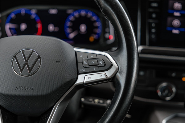 Volkswagen Transporter 2.0 TDI L2H1 Bulli DC | Virtual | Discover Pro | ACC | Bi-Xenon | Camera | Navigatie | Trekhaak | Stoelverwarming | DAB | Orig. NL auto | Nieuwe APK