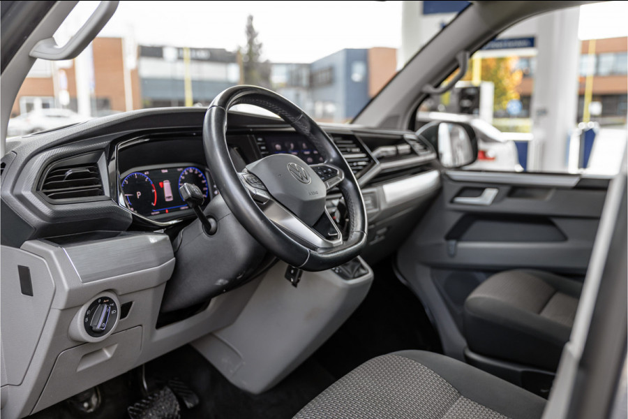 Volkswagen Transporter 2.0 TDI L2H1 Bulli DC | Virtual | Discover Pro | ACC | Bi-Xenon | Camera | Navigatie | Trekhaak | Stoelverwarming | DAB | Orig. NL auto | Nieuwe APK