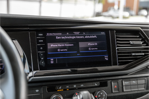 Volkswagen Transporter 2.0 TDI L2H1 Bulli DC | Virtual | Discover Pro | ACC | Bi-Xenon | Camera | Navigatie | Trekhaak | Stoelverwarming | DAB | Orig. NL auto | Nieuwe APK