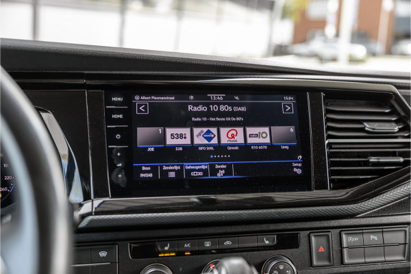 Volkswagen Transporter 2.0 TDI L2H1 Bulli DC | Virtual | Discover Pro | ACC | Bi-Xenon | Camera | Navigatie | Trekhaak | Stoelverwarming | DAB | Orig. NL auto | Nieuwe APK
