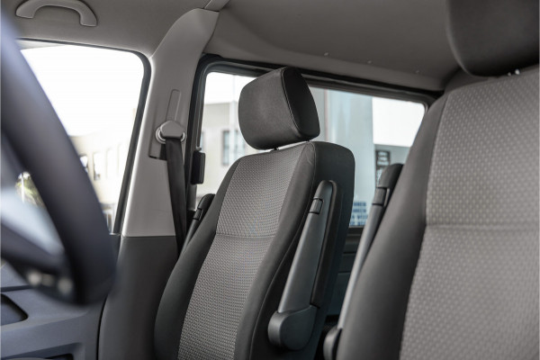 Volkswagen Transporter 2.0 TDI L2H1 Bulli DC | Virtual | Discover Pro | ACC | Bi-Xenon | Camera | Navigatie | Trekhaak | Stoelverwarming | DAB | Orig. NL auto | Nieuwe APK
