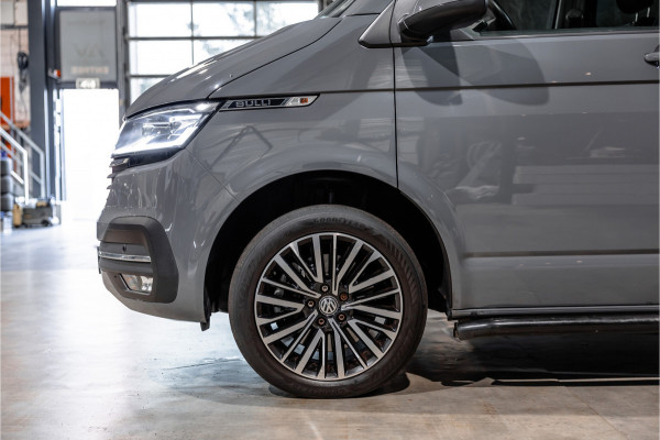 Volkswagen Transporter 2.0 TDI L2H1 Bulli DC | Virtual | Discover Pro | ACC | Bi-Xenon | Camera | Navigatie | Trekhaak | Stoelverwarming | DAB | Orig. NL auto | Nieuwe APK