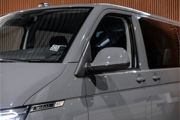 Volkswagen Transporter 2.0 TDI L2H1 Bulli DC | Virtual | Discover Pro | ACC | Bi-Xenon | Camera | Navigatie | Trekhaak | Stoelverwarming | DAB | Orig. NL auto | Nieuwe APK