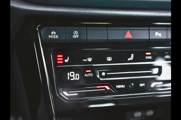 Volkswagen T-Roc 1.5 TSI R-Line ACC Camera Navi Trekhaak 19 inch Velgen