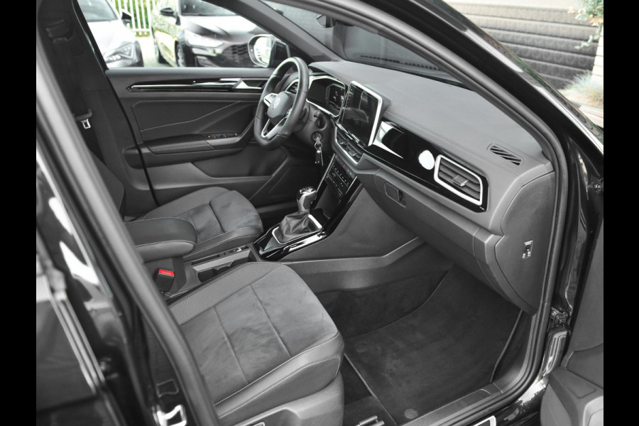 Volkswagen T-Roc 1.5 TSI R-Line ACC Camera Navi Trekhaak 19 inch Velgen