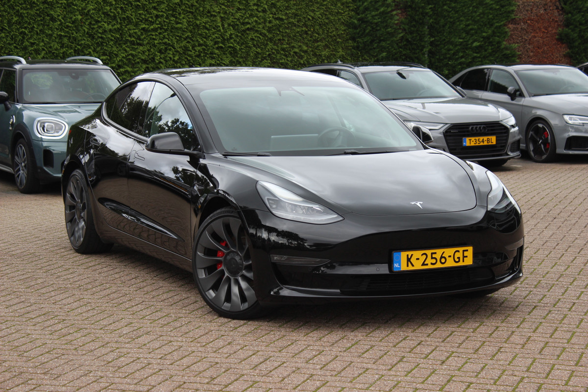 Tesla Model 3 Performance AWD 75 kWh / SoH 88,6% / 1e Eign. / FACELIFT / Autopilot / Panoramadak / Camera / Leder / 20'' / Leder / Premium Audio / Warmtepomp