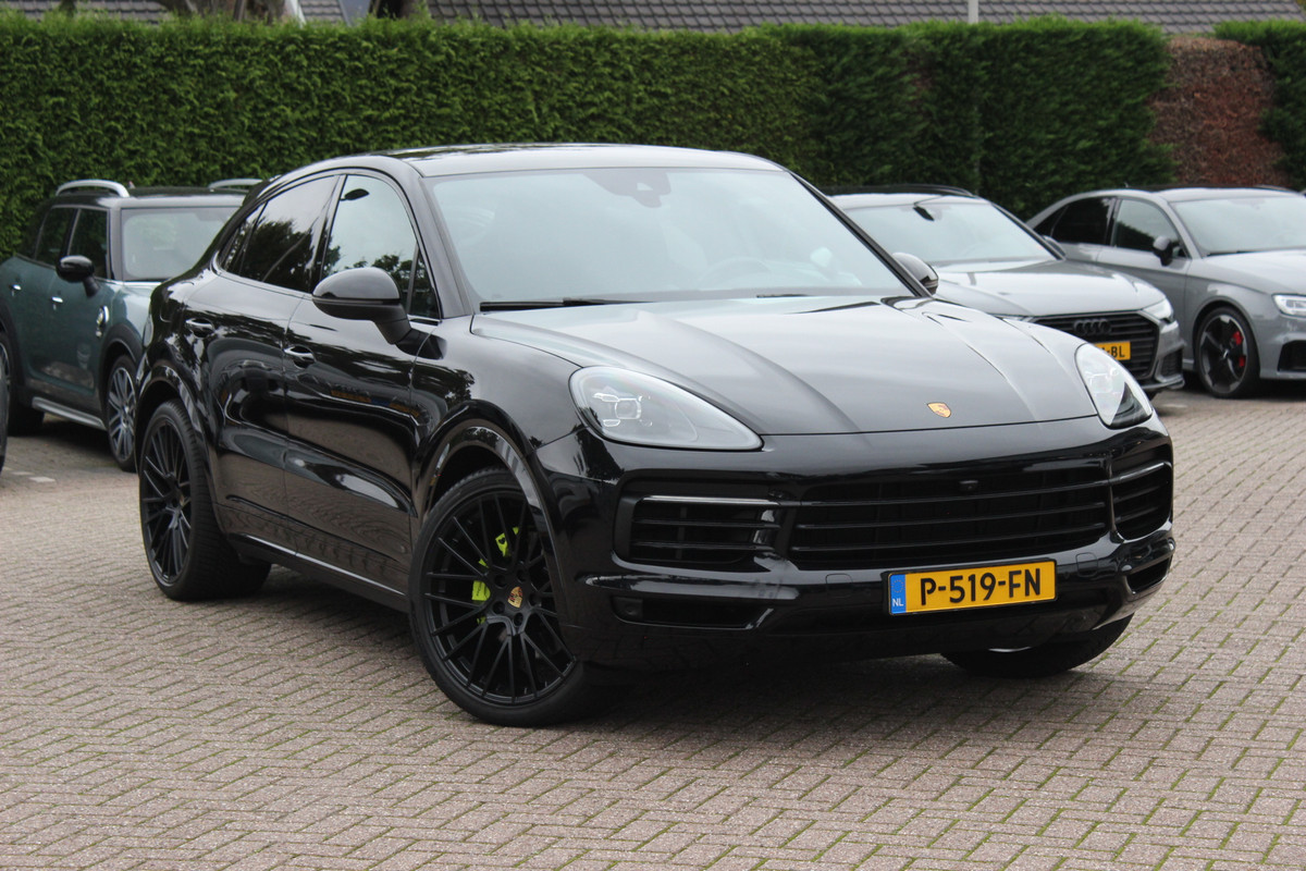 Porsche Cayenne Coupé 3.0 E-Hybrid / Trekhaak / Panoramadak / 360Camera / Luchtvering / 22'' / Leder / Sportchrono / CarPlay / Stoel+Stuurverwarming / Dodehoek / DAB / Cruise Control