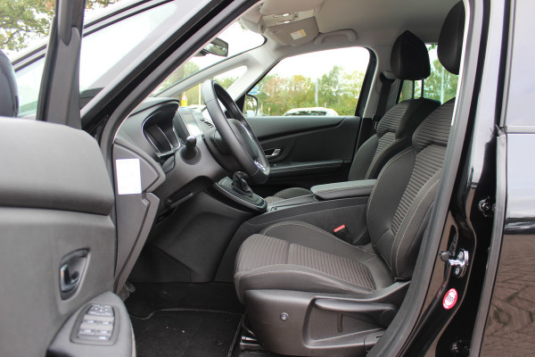Renault Grand Scénic 1.3 TCe Intens / Trekhaak / Camera / CarPlay / Navigatie / Parkeerhulp V+A / Stoelverwarming / DAB / Dodehoek / Cruise Control