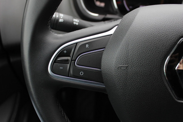 Renault Grand Scénic 1.3 TCe Intens / Trekhaak / Camera / CarPlay / Navigatie / Parkeerhulp V+A / Stoelverwarming / DAB / Dodehoek / Cruise Control