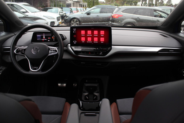 Volkswagen ID.4 Tech 77 kWh / SOH 94,7% / Full option! / Panoramadak / Camera / Head-up / Keyless / 21'' / ACC / Dodehoek / Elektr. stoelen / Massage / Navigatie / Stuurverwarming