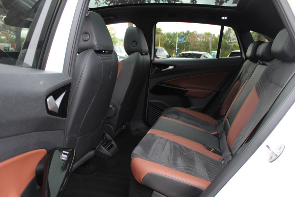 Volkswagen ID.4 Tech 77 kWh / SOH 94,7% / Full option! / Panoramadak / Camera / Head-up / Keyless / 21'' / ACC / Dodehoek / Elektr. stoelen / Massage / Navigatie / Stuurverwarming