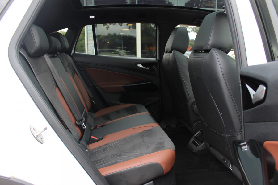 Volkswagen ID.4 Tech 77 kWh / SOH 94,7% / Full option! / Panoramadak / Camera / Head-up / Keyless / 21'' / ACC / Dodehoek / Elektr. stoelen / Massage / Navigatie / Stuurverwarming