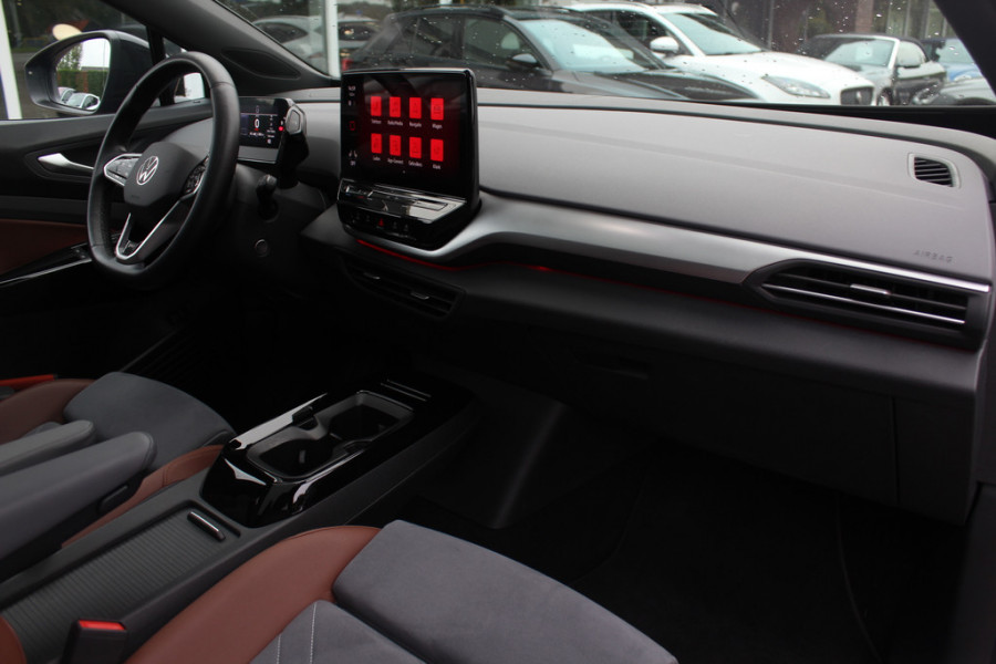 Volkswagen ID.4 Tech 77 kWh / SOH 94,7% / Full option! / Panoramadak / Camera / Head-up / Keyless / 21'' / ACC / Dodehoek / Elektr. stoelen / Massage / Navigatie / Stuurverwarming