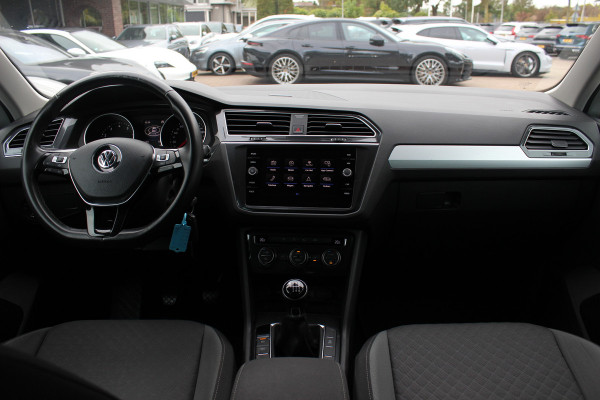 Volkswagen Tiguan 1.5 TSI Comfortline / CarPlay / Parkeerhulp V+A / 17'' / LED / Rijstrooksensor / Spiegelpakket / DAB / ACC