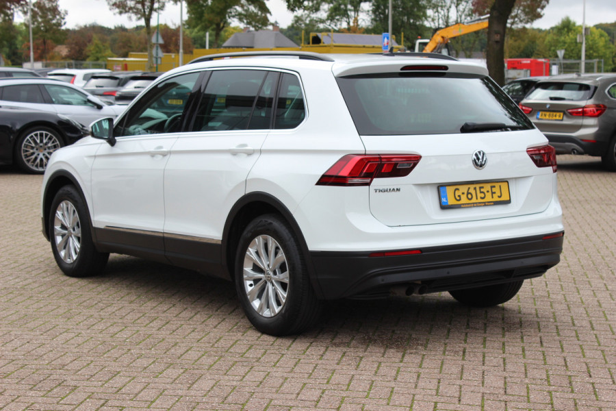 Volkswagen Tiguan 1.5 TSI Comfortline / CarPlay / Parkeerhulp V+A / 17'' / LED / Rijstrooksensor / Spiegelpakket / DAB / ACC