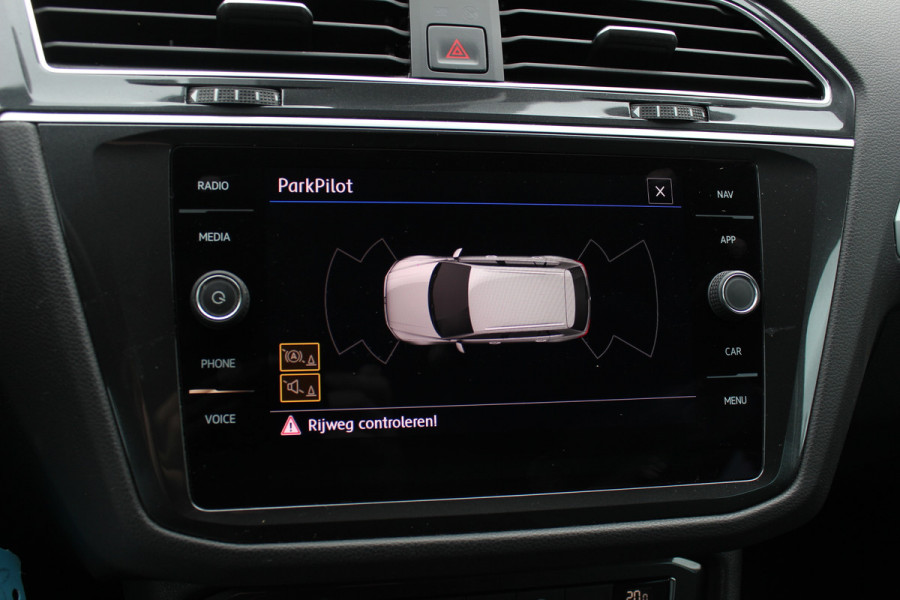 Volkswagen Tiguan 1.5 TSI Comfortline / CarPlay / Parkeerhulp V+A / 17'' / LED / Rijstrooksensor / Spiegelpakket / DAB / ACC