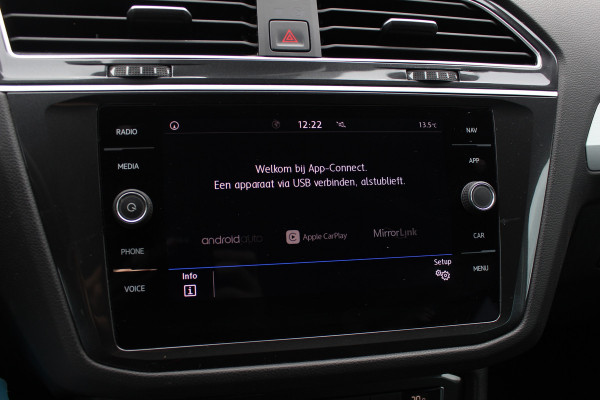 Volkswagen Tiguan 1.5 TSI Comfortline / CarPlay / Parkeerhulp V+A / 17'' / LED / Rijstrooksensor / Spiegelpakket / DAB / ACC