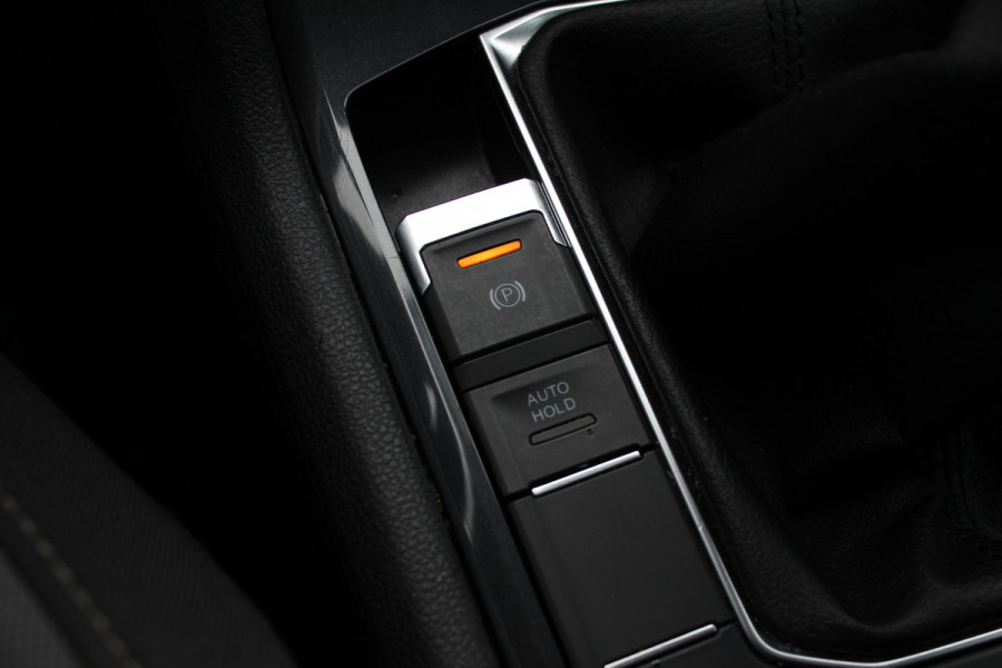 Volkswagen Tiguan 1.5 TSI Comfortline / CarPlay / Parkeerhulp V+A / 17'' / LED / Rijstrooksensor / Spiegelpakket / DAB / ACC