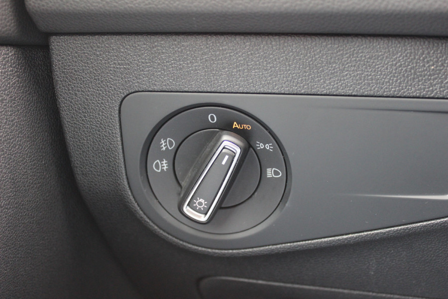 Volkswagen Tiguan 1.5 TSI Comfortline / CarPlay / Parkeerhulp V+A / 17'' / LED / Rijstrooksensor / Spiegelpakket / DAB / ACC