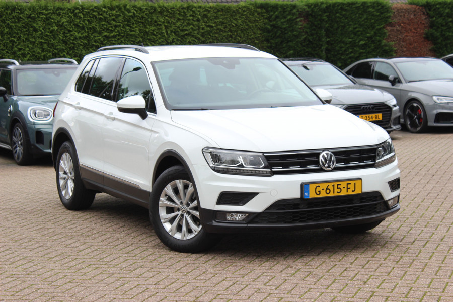 Volkswagen Tiguan 1.5 TSI Comfortline / CarPlay / Parkeerhulp V+A / 17'' / LED / Rijstrooksensor / Spiegelpakket / DAB / ACC
