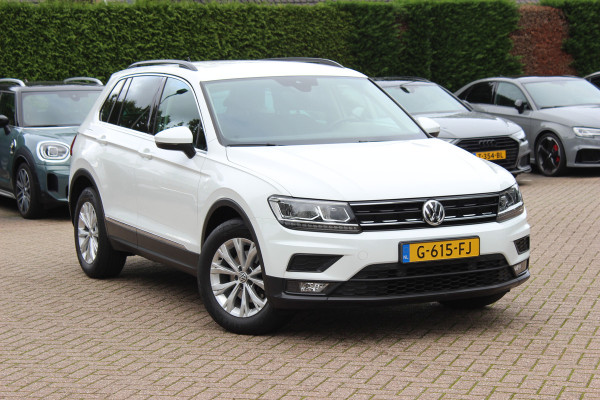 Volkswagen Tiguan 1.5 TSI Comfortline / CarPlay / Parkeerhulp V+A / 17'' / LED / Rijstrooksensor / Spiegelpakket / DAB / ACC