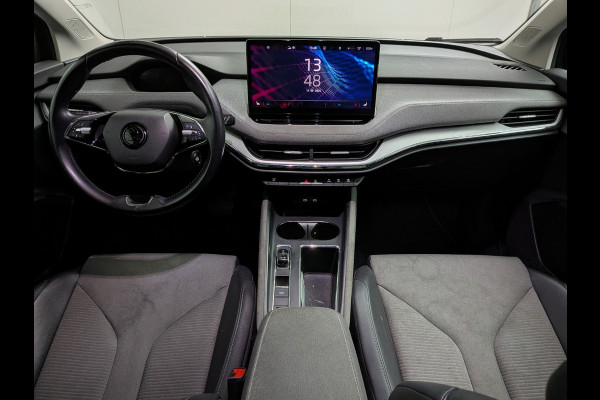 Škoda ENYAQ iV 60 / SoH 90,69% / Trekhaak / Camera / CarPlay / 19'' / Stoelverwarming / DAB / Cruise Control