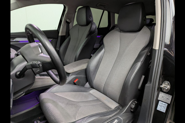 Škoda ENYAQ iV 60 / SoH 90,69% / Trekhaak / Camera / CarPlay / 19'' / Stoelverwarming / DAB / Cruise Control