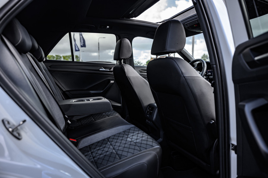 Volkswagen T-Roc 1.5 TSI R-Line Pano/iQ-light/Blindspot