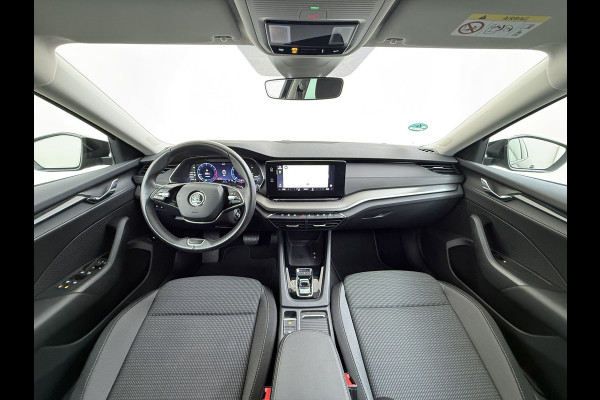 Škoda Octavia Combi 1.0 e-TSI 111PK Automaat Navi Apple Carplay Android Auto Bluetooth Elek.Achterklep Cruise Control Business Edition Pdc Led DAB P-Assist Lmv 16" Isofix Licht-/Regensensor WiFi Origineel Nederlandse Auto