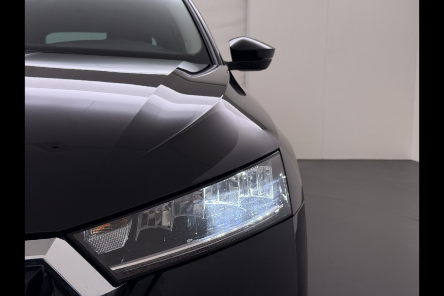 Škoda Octavia Combi 1.0 e-TSI 111PK Automaat Navi Apple Carplay Android Auto Bluetooth Elek.Achterklep Cruise Control Business Edition Pdc Led DAB P-Assist Lmv 16" Isofix Licht-/Regensensor WiFi Origineel Nederlandse Auto