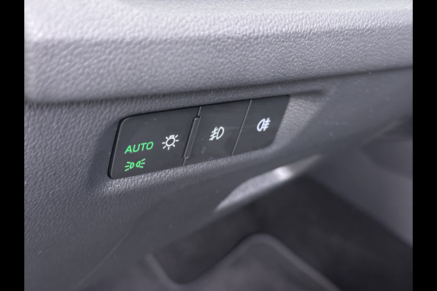 Škoda Octavia Combi 1.0 e-TSI 111PK Automaat Navi Apple Carplay Android Auto Bluetooth Elek.Achterklep Cruise Control Business Edition Pdc Led DAB P-Assist Lmv 16" Isofix Licht-/Regensensor WiFi Origineel Nederlandse Auto
