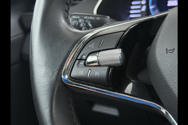 Škoda Octavia Combi 1.0 e-TSI 111PK Automaat Navi Apple Carplay Android Auto Bluetooth Elek.Achterklep Cruise Control Business Edition Pdc Led DAB P-Assist Lmv 16" Isofix Licht-/Regensensor WiFi Origineel Nederlandse Auto