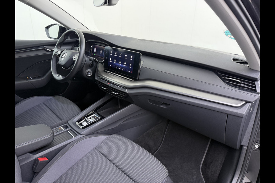 Škoda Octavia Combi 1.0 e-TSI 111PK Automaat Navi Apple Carplay Android Auto Bluetooth Elek.Achterklep Cruise Control Business Edition Pdc Led DAB P-Assist Lmv 16" Isofix Licht-/Regensensor WiFi Origineel Nederlandse Auto