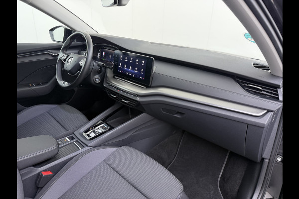 Škoda Octavia Combi 1.0 e-TSI 111PK Automaat Navi Apple Carplay Android Auto Bluetooth Elek.Achterklep Cruise Control Business Edition Pdc Led DAB P-Assist Lmv 16" Isofix Licht-/Regensensor WiFi Origineel Nederlandse Auto