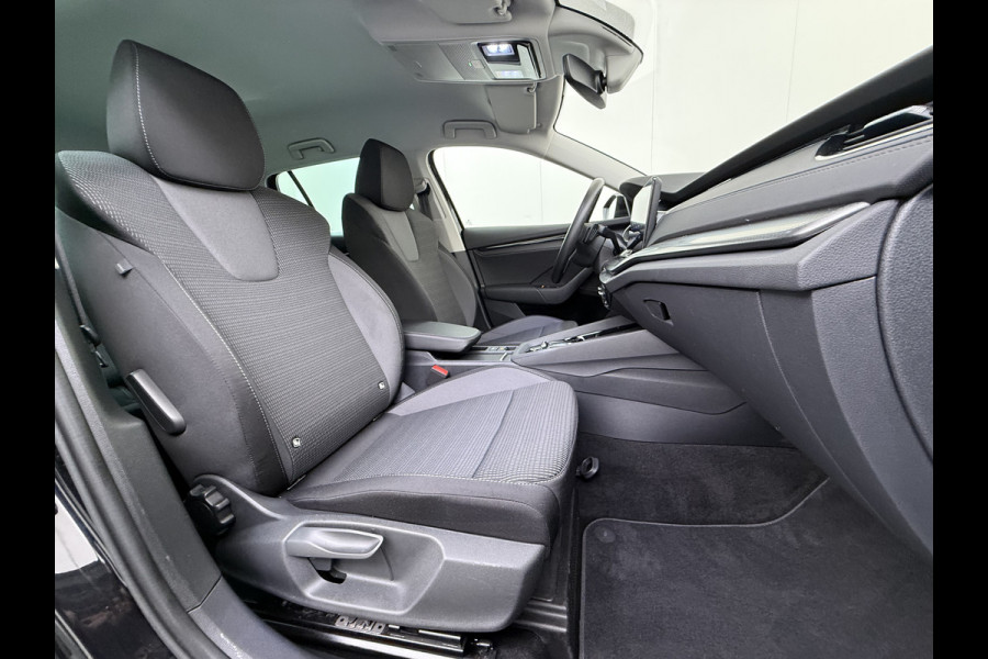 Škoda Octavia Combi 1.0 e-TSI 111PK Automaat Navi Apple Carplay Android Auto Bluetooth Elek.Achterklep Cruise Control Business Edition Pdc Led DAB P-Assist Lmv 16" Isofix Licht-/Regensensor WiFi Origineel Nederlandse Auto