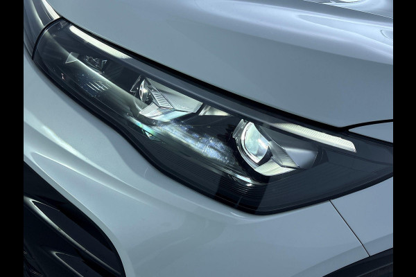 Volkswagen Tiguan 1.5 eHybrid R-Line Edition 204 pk Automaat (DSG) | Verlengde garantie | Navigatie | Panoromadak | Trekhaak (Uitklapbaar) | Parkeersensoren (Park assist) | Rondomzicht camera | Stoelverwarming | LED Matrix | R-Line |