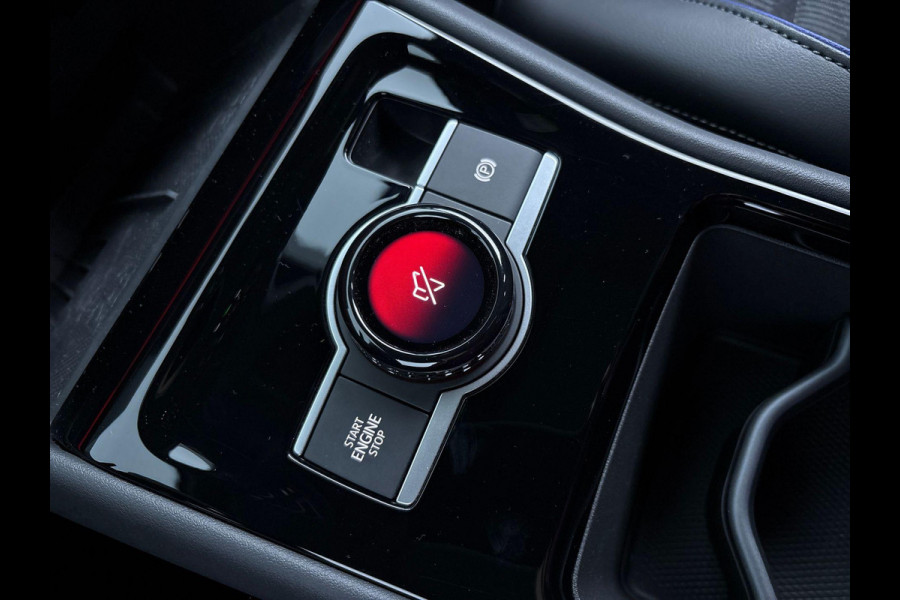 Volkswagen Tiguan 1.5 eHybrid R-Line Edition 204 pk Automaat (DSG) | Verlengde garantie | Navigatie | Panoromadak | Trekhaak (Uitklapbaar) | Parkeersensoren (Park assist) | Rondomzicht camera | Stoelverwarming | LED Matrix | R-Line |