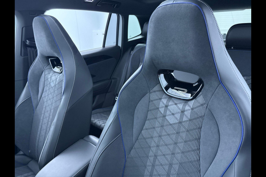 Volkswagen Tiguan 1.5 eHybrid R-Line Edition 204 pk Automaat (DSG) | Verlengde garantie | Navigatie | Panoromadak | Trekhaak (Uitklapbaar) | Parkeersensoren (Park assist) | Rondomzicht camera | Stoelverwarming | LED Matrix | R-Line |