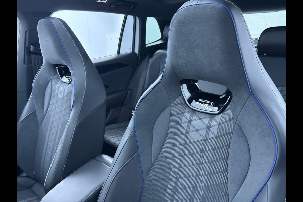 Volkswagen Tiguan 1.5 eHybrid R-Line Edition 204 pk Automaat (DSG) | Verlengde garantie | Navigatie | Panoromadak | Trekhaak (Uitklapbaar) | Parkeersensoren (Park assist) | Rondomzicht camera | Stoelverwarming | LED Matrix | R-Line |